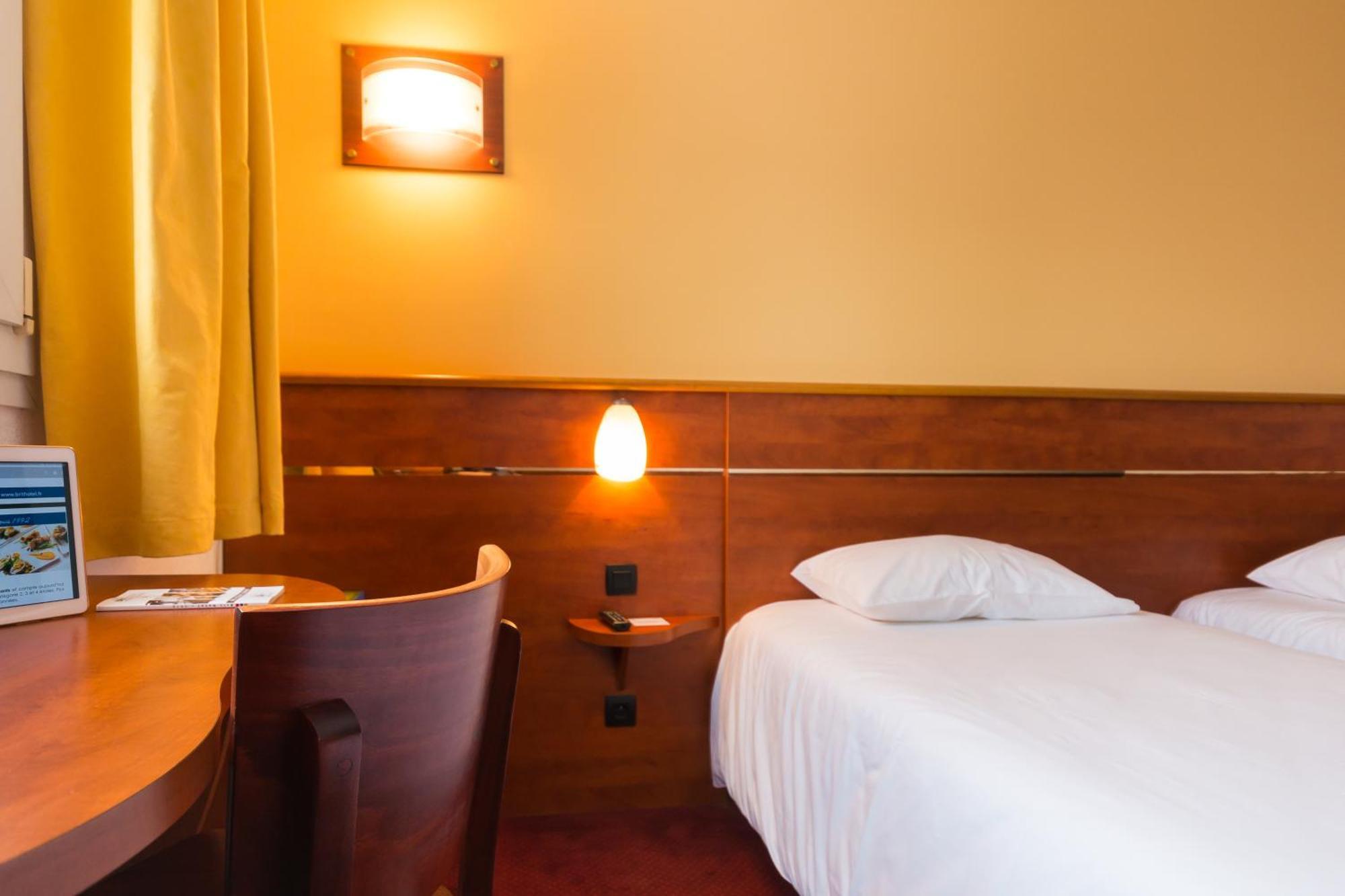 Brit Hotel Rennes Cesson Exterior photo